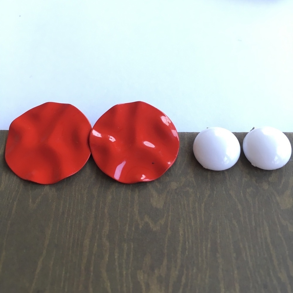 Clip-On Earrings Two Pairs Red & White - Picture 2 of 8